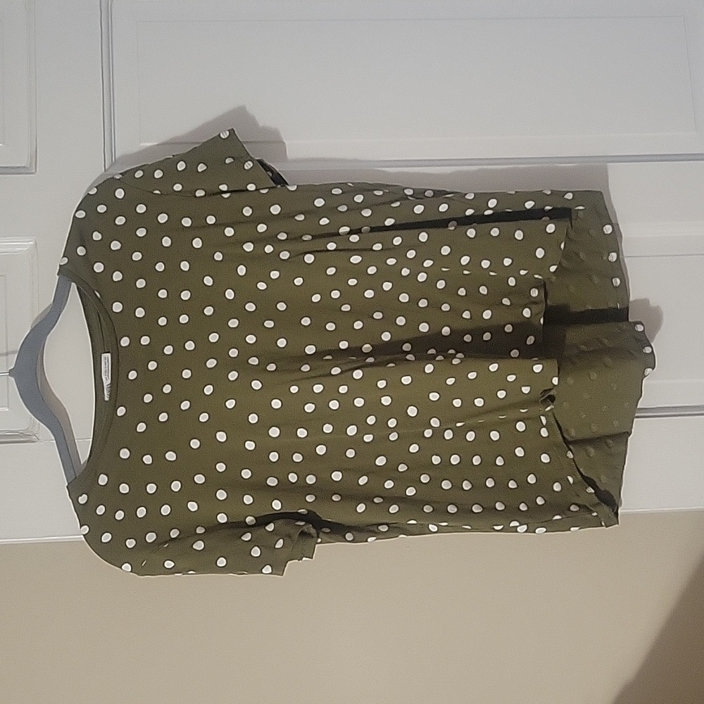 ZARA green and white polka dot top in size medium